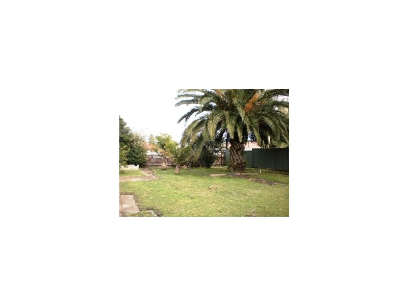 13 Old Lake Entrance Road, Oak Flats NSW 2529