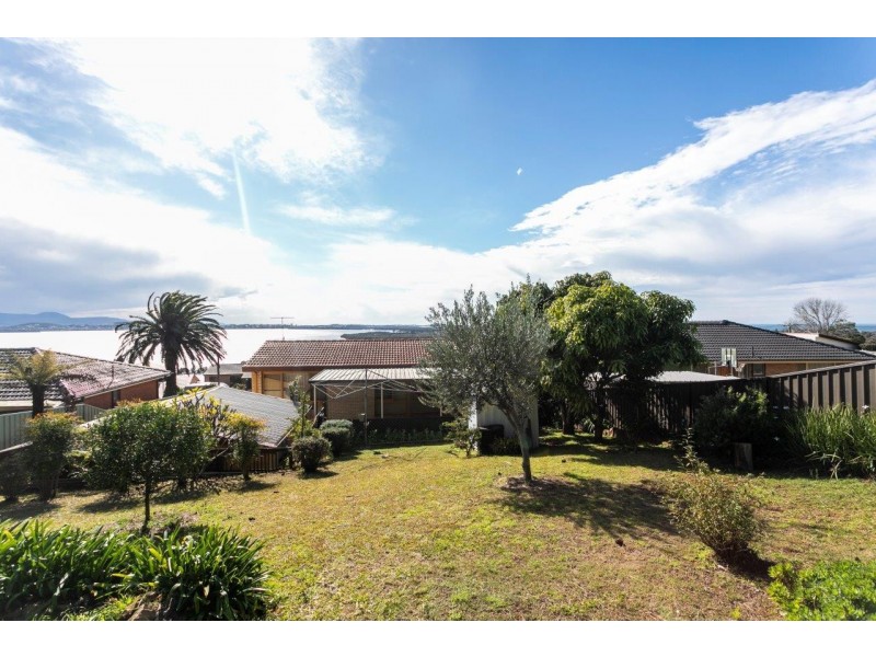 43 Cuthbert Drive, Mount Warrigal NSW 2528