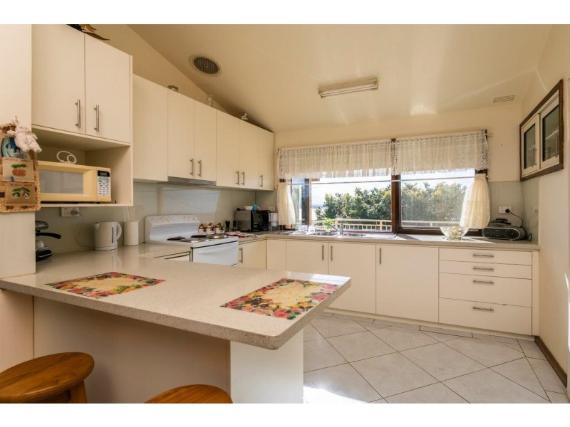 43 Cuthbert Drive, Mount Warrigal NSW 2528