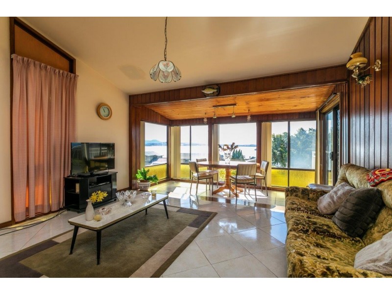 43 Cuthbert Drive, Mount Warrigal NSW 2528