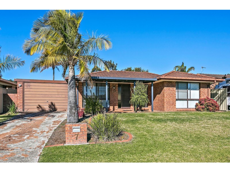 7 Silvertop Place, Albion Park Rail NSW 2527