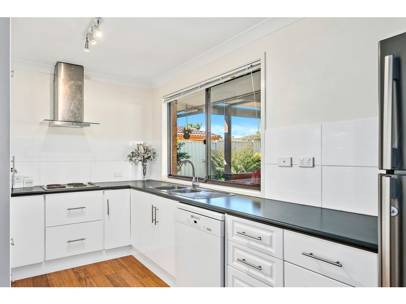 7 Silvertop Place, Albion Park Rail NSW 2527