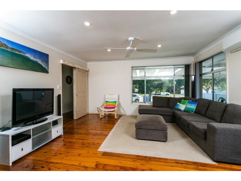 34 Central Avenue, Oak Flats NSW 2529