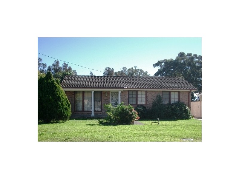 63 Devonshire Crescent, Oak Flats NSW 2529
