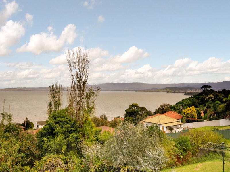 11 Hassan Street, Lake Heights NSW 2502