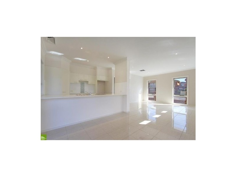 1 Little Lake Crescent, Warilla NSW 2528