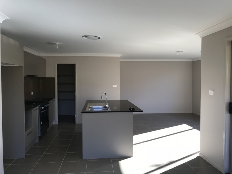 19 Berrima Street, Tullimbar NSW 2527
