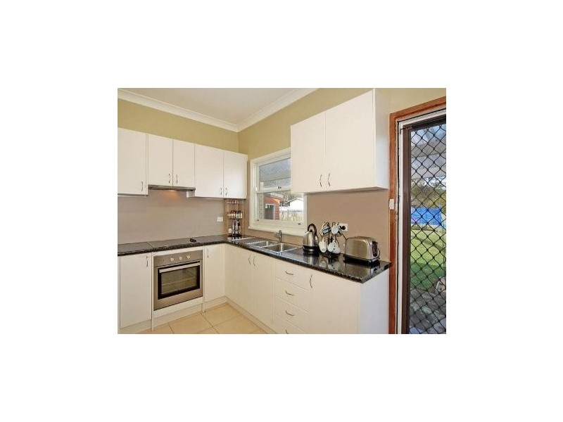 29 Kingston Street, Oak Flats NSW 2529