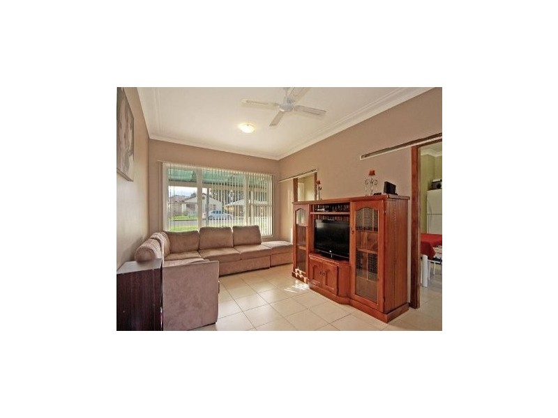 29 Kingston Street, Oak Flats NSW 2529