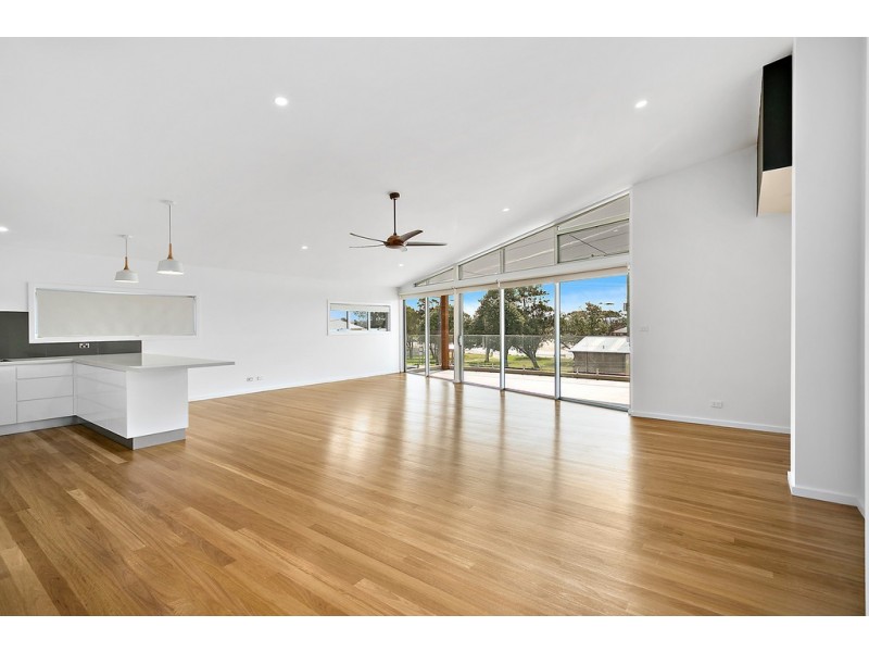 32 Headland Parade, Barrack Point NSW 2528