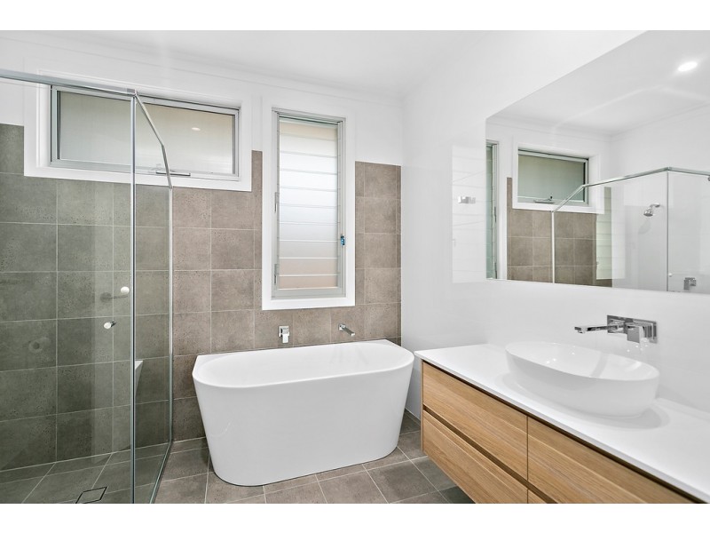 32 Headland Parade, Barrack Point NSW 2528