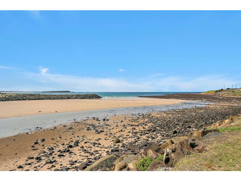 32 Headland Parade, Barrack Point NSW 2528