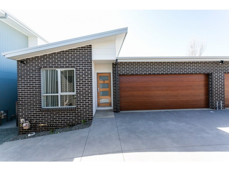 7-5 Station Road, Albion Park Rail NSW 2527
