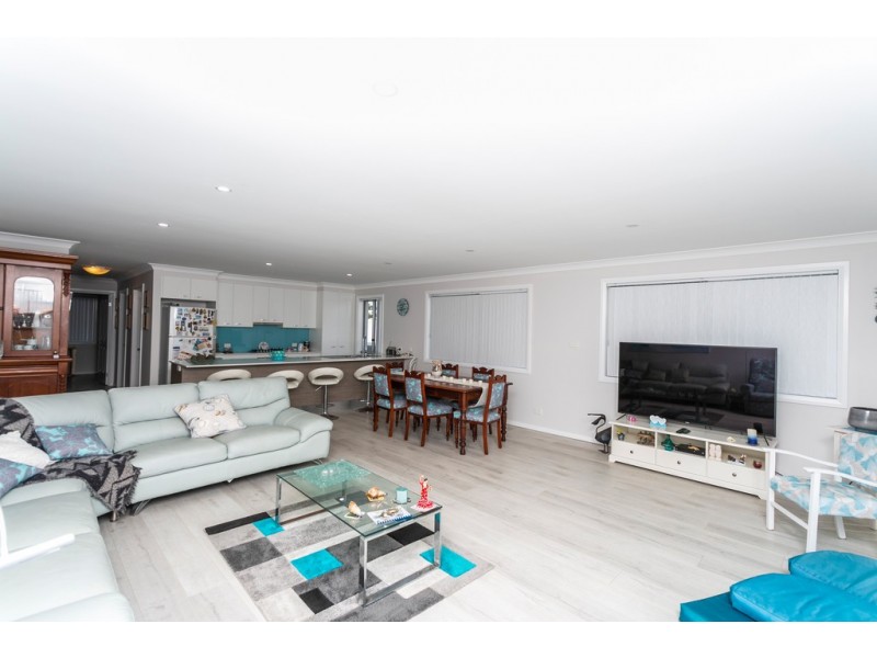 9 Surf Road, Shellharbour NSW 2529