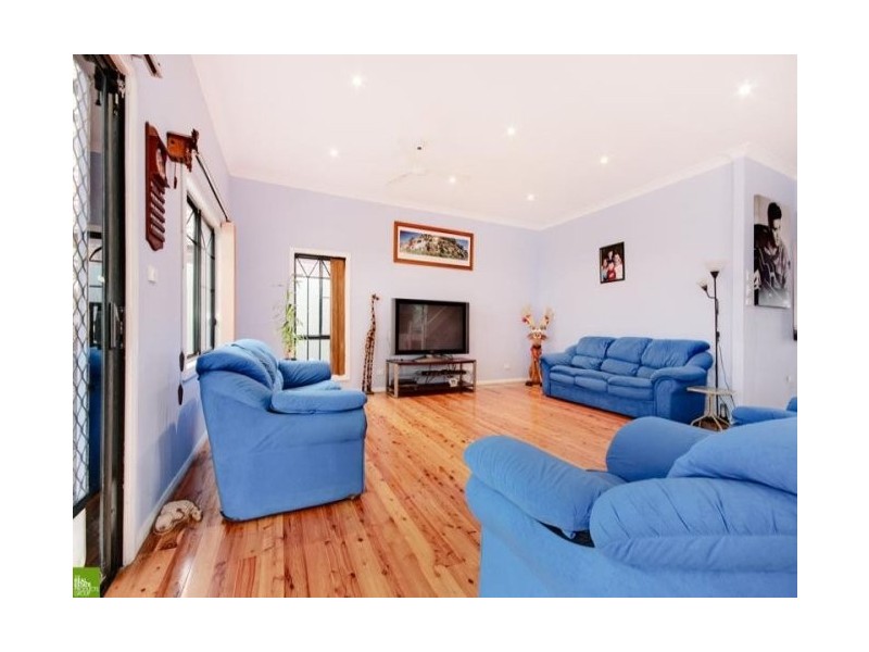 88 Lake Entrance Road, Oak Flats NSW 2529