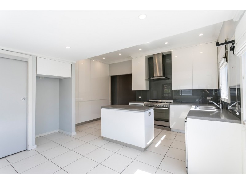 26 Devonshire Crescent, Oak Flats NSW 2529