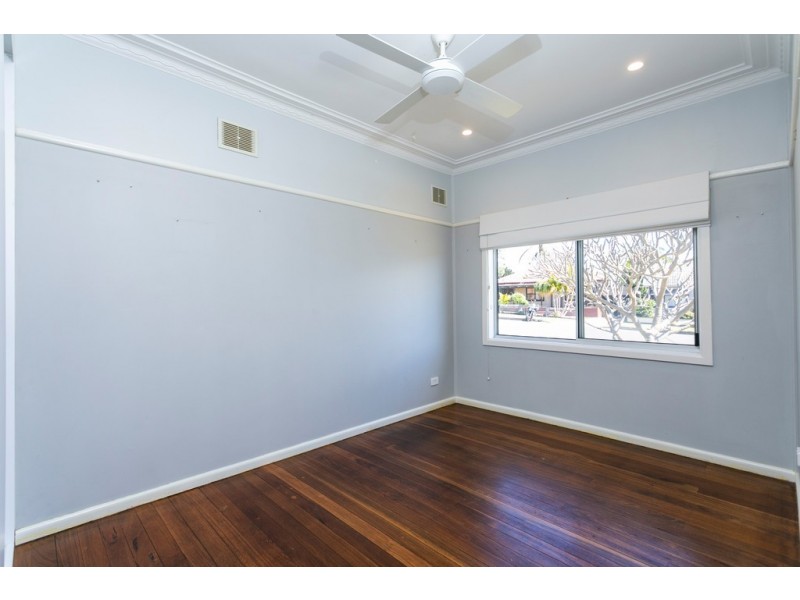 26 Devonshire Crescent, Oak Flats NSW 2529