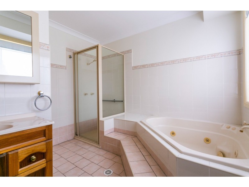 6 Hope Street, Oak Flats NSW 2529