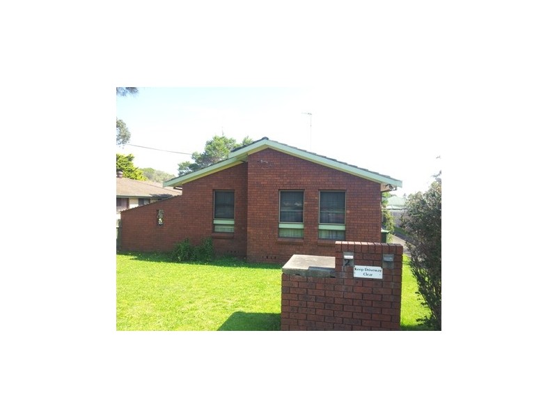 1/80 Barton Street, Oak Flats NSW 2529