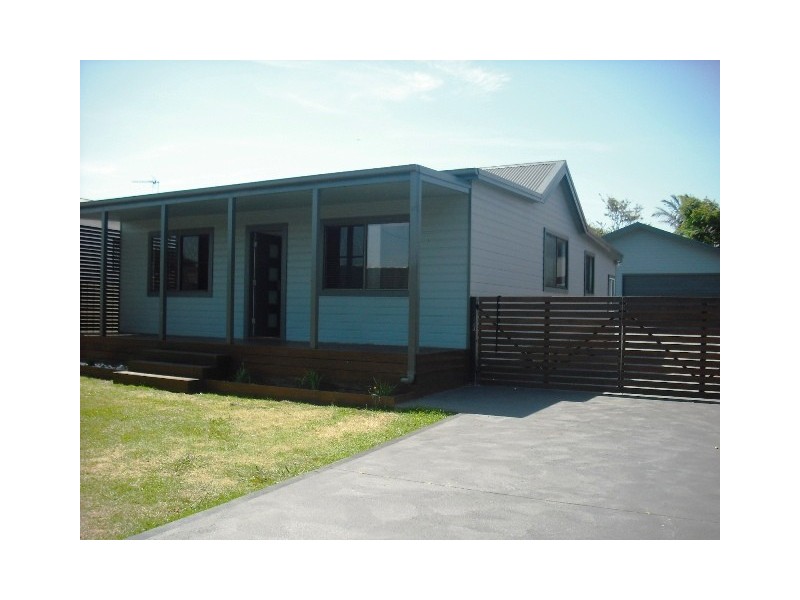 4 Lagoon Street, Barrack Heights NSW 2528