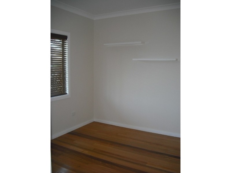 4 Lagoon Street, Barrack Heights NSW 2528