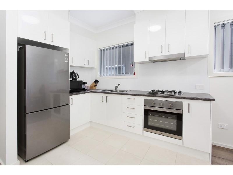 8/125 Lake Entrance Road, Barrack Heights NSW 2528