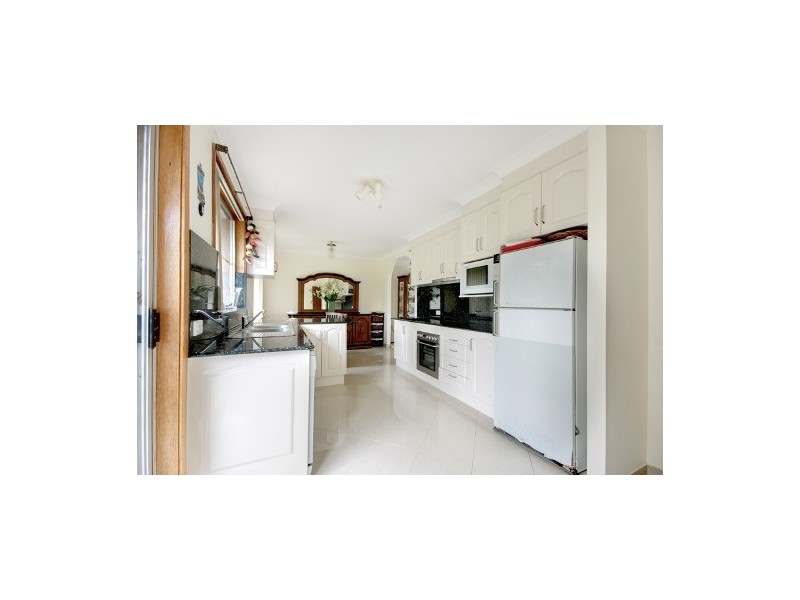 12 Mackenzie Avenue, Mount Warrigal NSW 2528