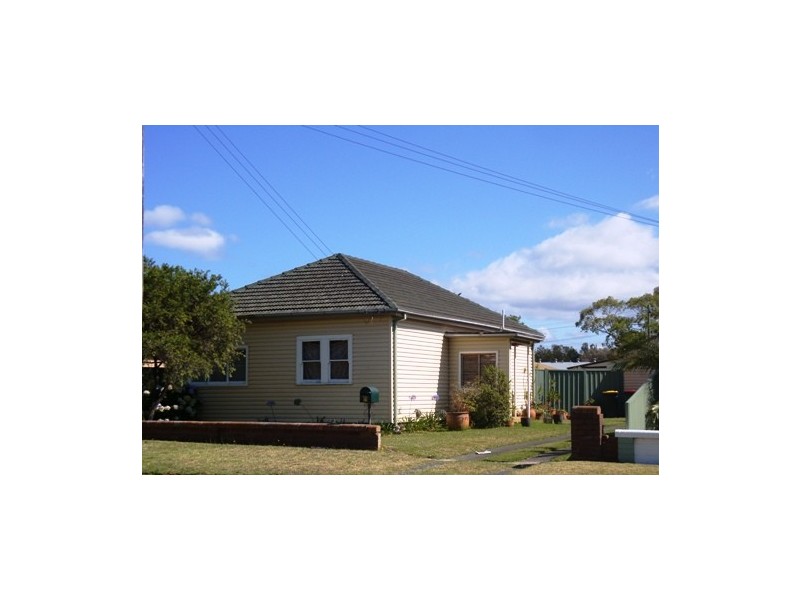 32 Addison Avenue, Lake Illawarra NSW 2528