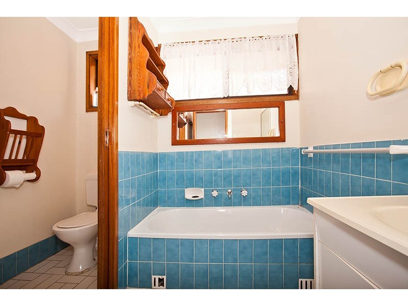 77 Ocean Beach Drive, Shellharbour NSW 2529