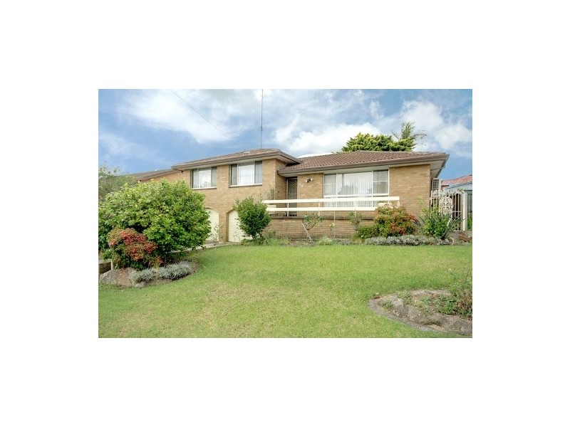 12 Mackenzie Avenue, Mount Warrigal NSW 2528
