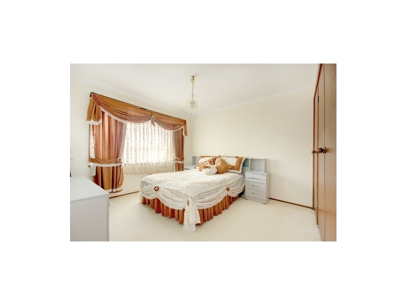 12 Mackenzie Avenue, Mount Warrigal NSW 2528