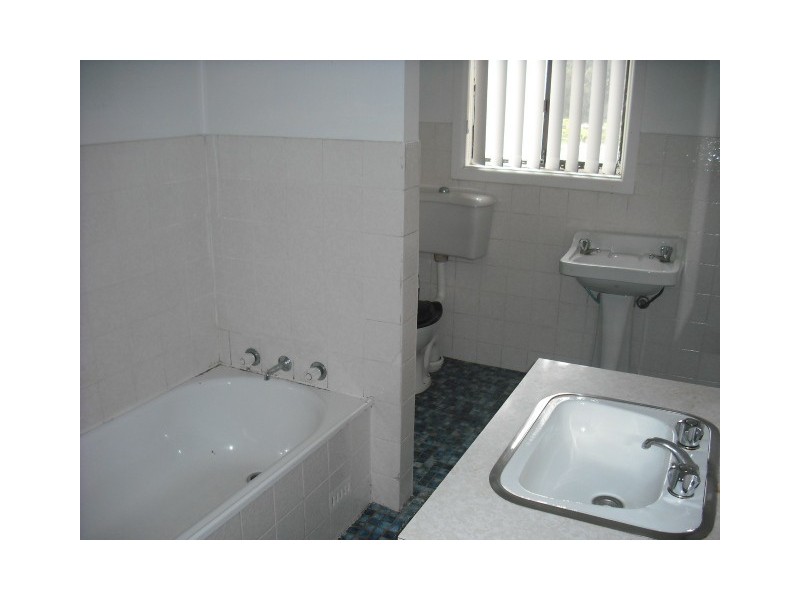 5 Park Crescent, Oak Flats NSW 2529
