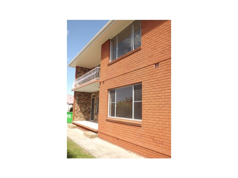 1 and 2/72 Pur Pur Avenue, Lake Illawarra NSW 2528