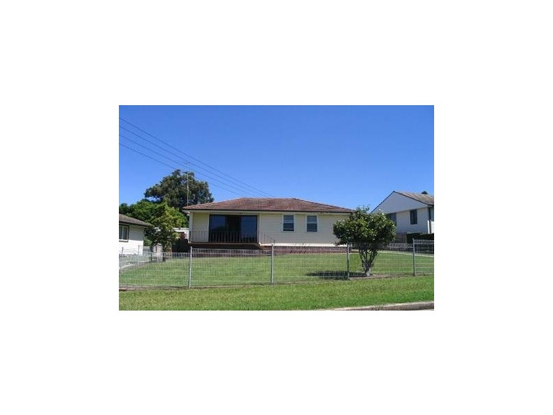 14 Beaton Street, Lake Illawarra NSW 2528