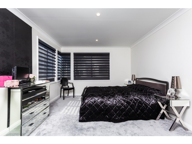 13 James Cook Parkway, Shell Cove NSW 2529