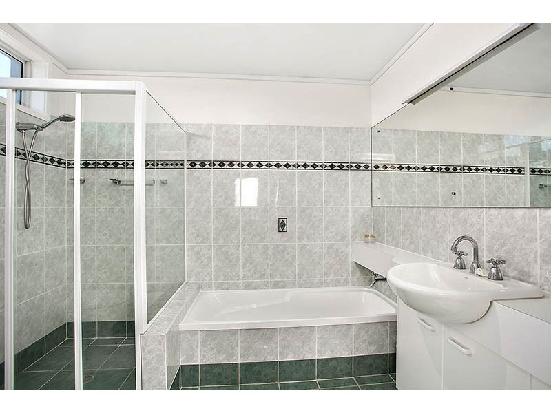 75 Little Lake Crescent,, Warilla NSW 2528