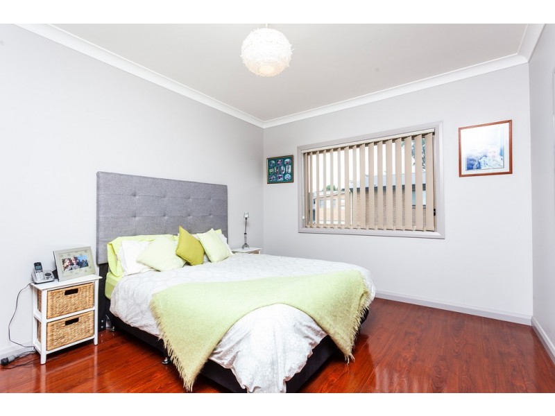 2/19 Backhouse Road, Lake Heights NSW 2502