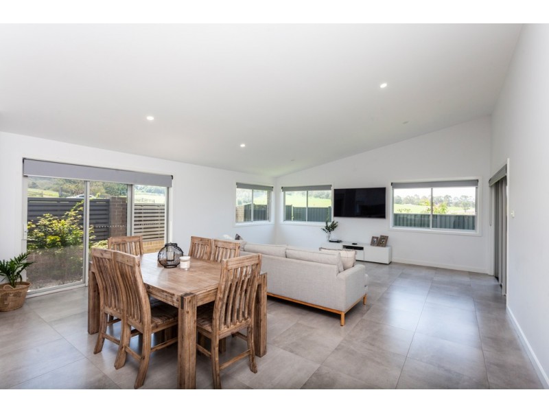 14 Scanlon  Street, Calderwood NSW 2527