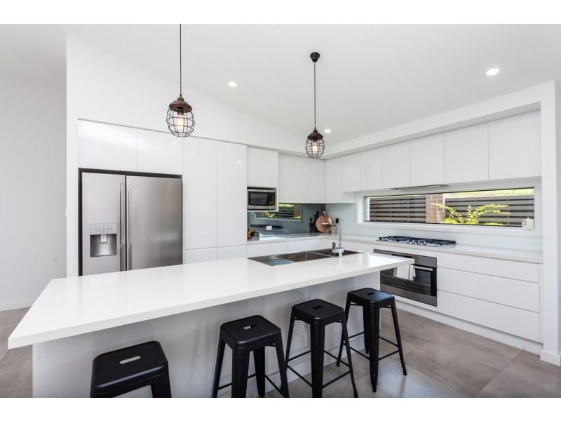 14 Scanlon  Street, Calderwood NSW 2527