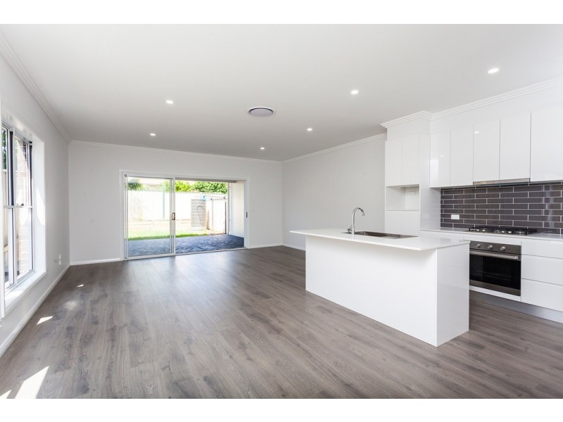 14B Moore Street, Oak Flats NSW 2529