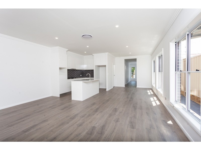 14B Moore Street, Oak Flats NSW 2529