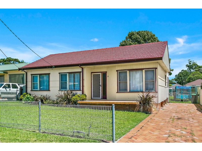 10 Antrim Avenue, Warilla NSW 2528