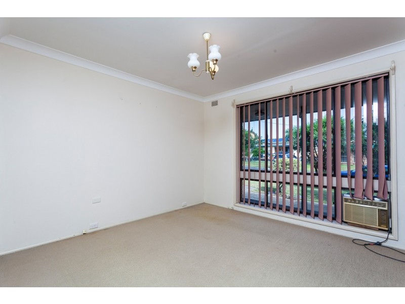 1/2 The Boulevarde, Oak Flats NSW 2529