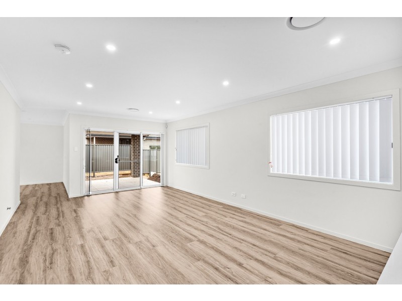15 Farmgate Street, Calderwood NSW 2527
