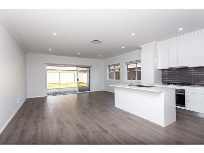 14 Moore Street, Oak Flats NSW 2529