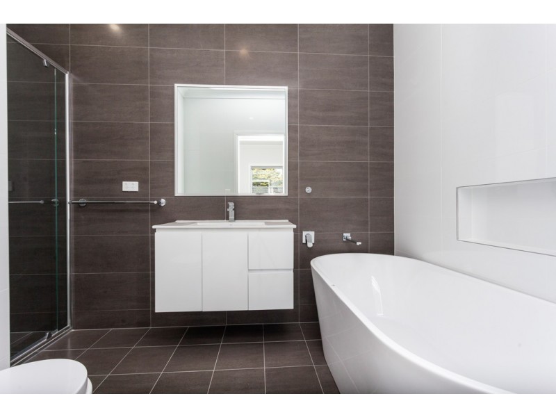 14 Moore Street, Oak Flats NSW 2529