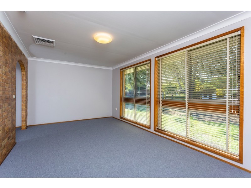 9 Central Avenue, Oak Flats NSW 2529