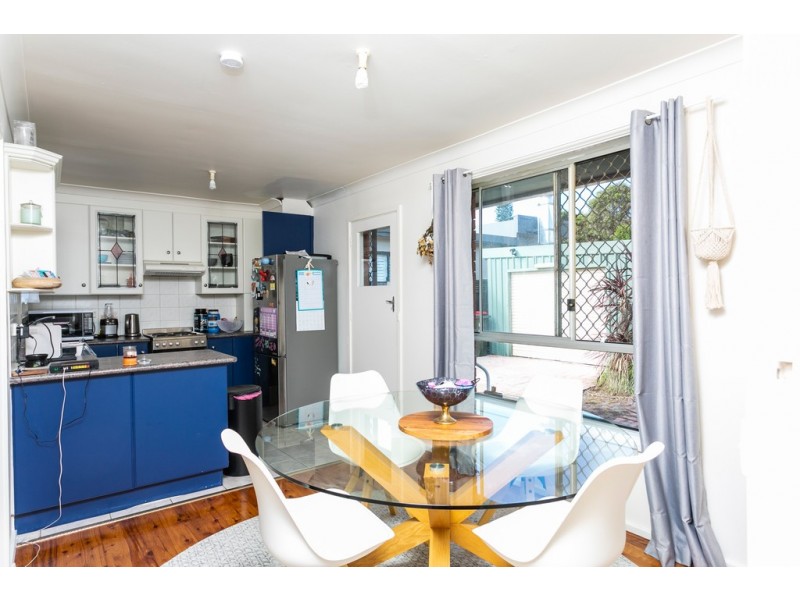 83 Barton Street, Oak Flats NSW 2529