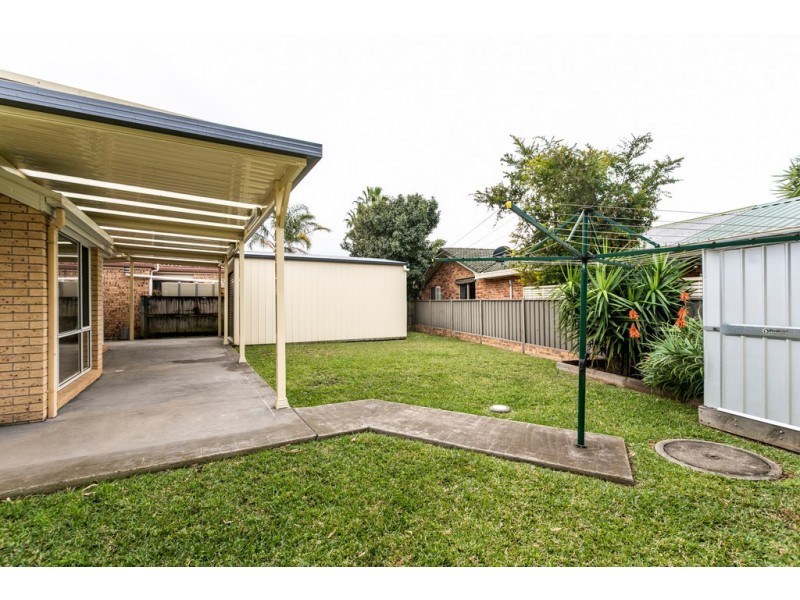 15 Jenail Place, Horsley NSW 2530