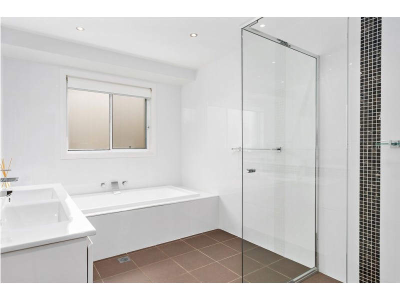 16 Huntingdale Close, Shell Cove NSW 2529